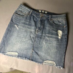 Vintage Reunion Stylish Distressed Denim Mini Skirt